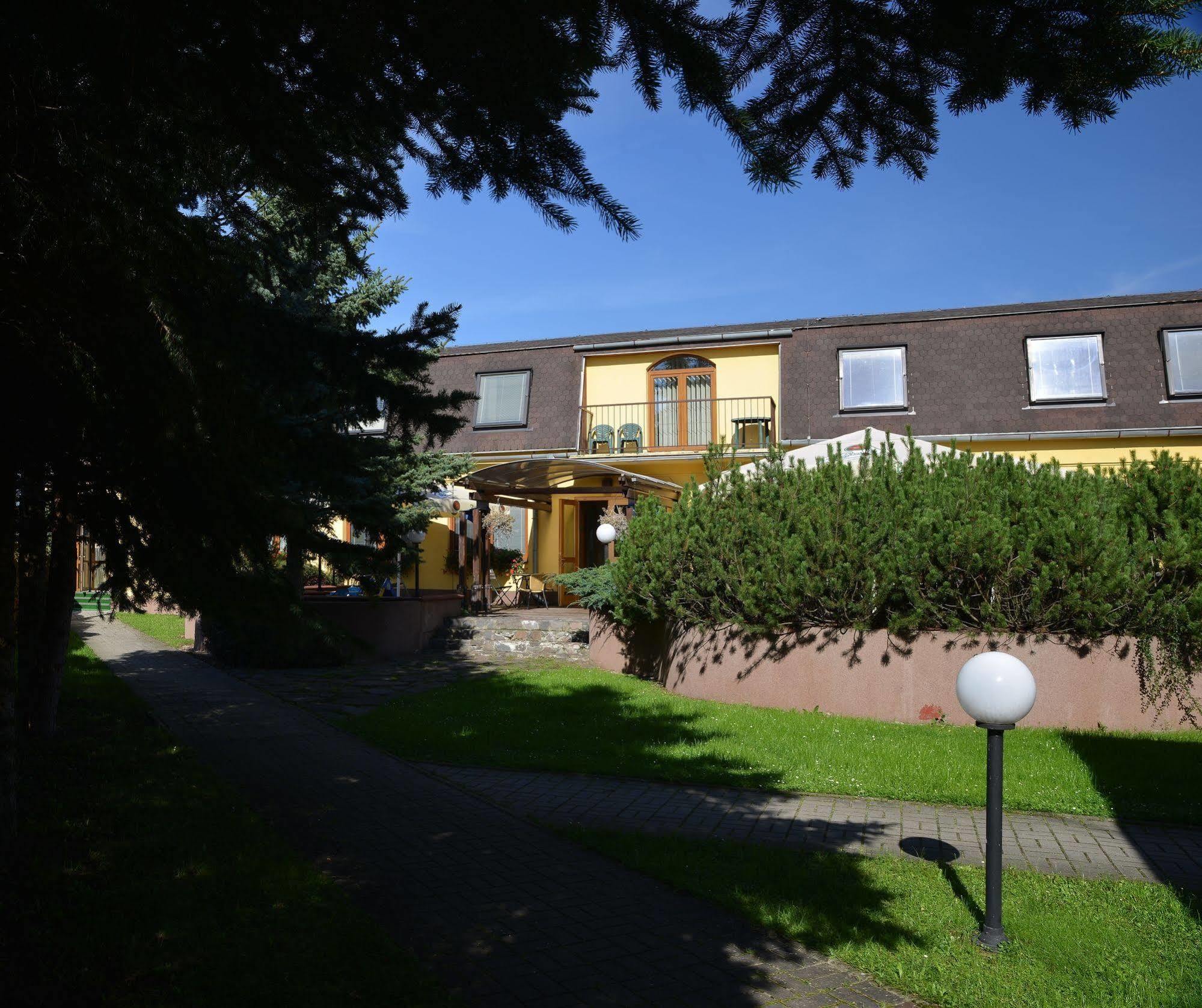 Penzion Agrothermal Bešeňová Dış mekan fotoğraf